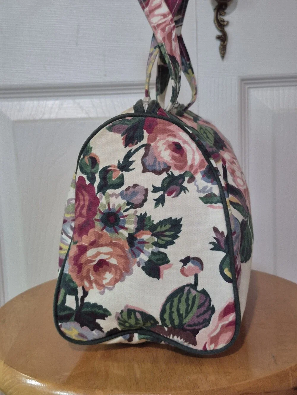 Vintage cosmetics and toiletry floral duffel bag and matching kisslock